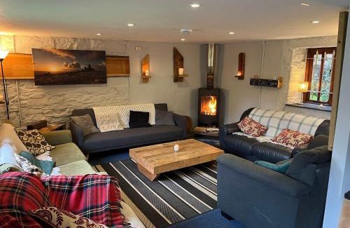 Clearbrook House | Riverside Barn at Lopwell Dam