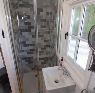 Spean Bridge Apartment | Riverside Bothy at Allt A'Mhuilinn