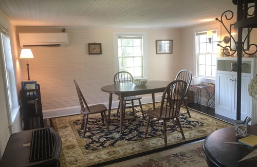 Ware House | Riverside farm cottage with pool