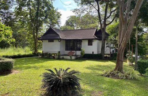 Tha Khlo House | Riverside Haven