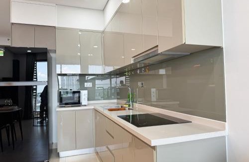 District 7 Apartment | Riverside Haven