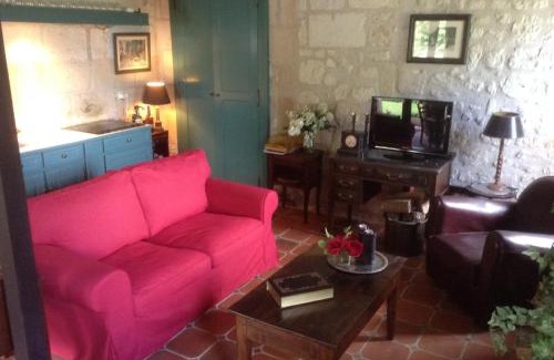 Cinais House | Riverside Hideaway in Cinais