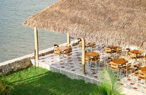 Ursulo Galvan Hotel | Riverside Hotel Chachalacas