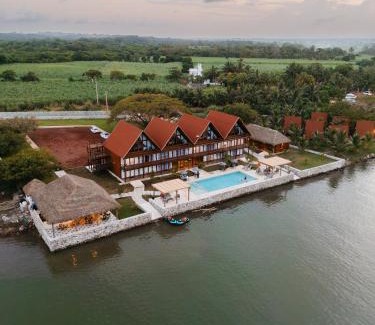 Ursulo Galvan Hotel | Riverside Hotel Chachalacas