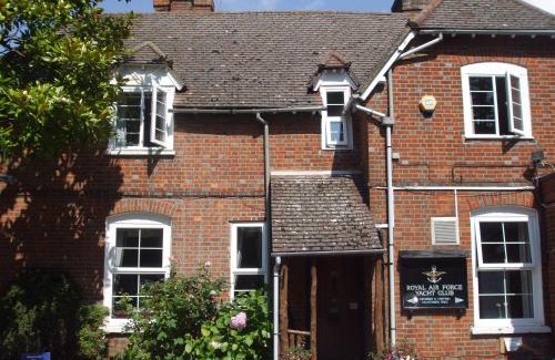 Hamble-le-Rice Hotel | Riverside House