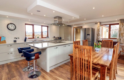 Old Cleeve Cottage | RIVERSIDE LODGE, pet friendly, character holiday cottage in Washford
