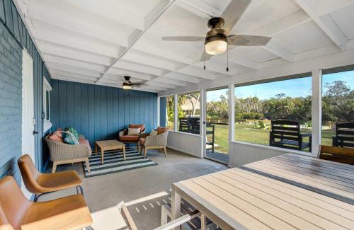 Braden River Apartment | Riverside Luau Tiki Hut Fire Pit & Outdoor Fun