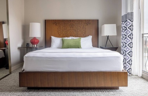 Downtown San Antonio Hotel | Riverside Luxury in San Antonio! City View Units Near Historic Market Square
