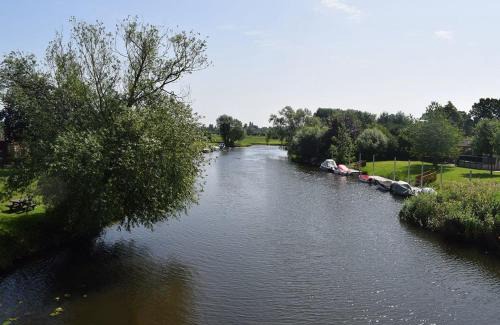 Tiddington Resort | Riverside Park