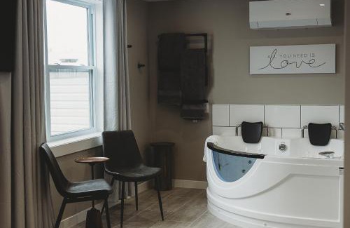 Grand Falls - Windsor Hotel | Riverside Suites