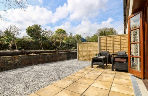 Stenalees Cottage | Riverside@the West Dry