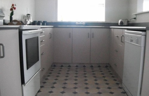 Whanganui House | Riverside Townhouse with room for all the family, great location & WIFI