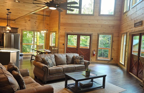 Gatlinburg - Pigeon Forge Cabin | Riversong Elegance - New construction, family-friendly cabin, quiet neighborhood