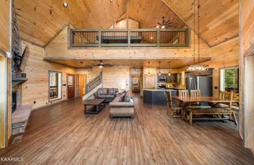 Gatlinburg - Pigeon Forge Cabin | Riversong Elegance - New construction, family-friendly cabin, quiet neighborhood