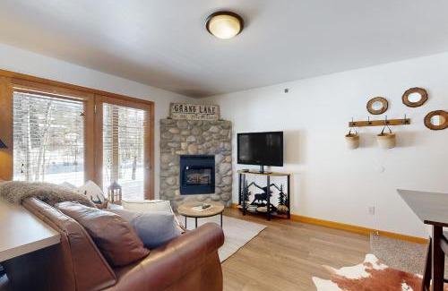 Grand Lake Apartment | Riverview Condo #5