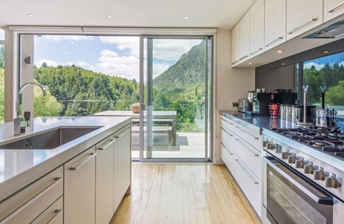 Arthur's Point Villa | Riverview Retreat by MajorDomo - Six Bedroom Home