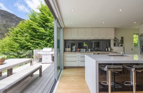 Arthur's Point Villa | Riverview Retreat by MajorDomo - Six Bedroom Home