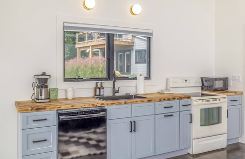 Catskill Cottage | Riverview Retreat located on the Hudson River in Upstate NY