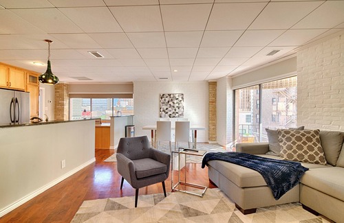 Main - Military Plaza House | RiverWalk Plaza - Apartment Suite