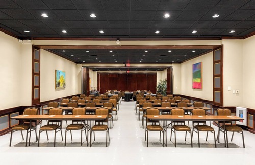 Main - Military Plaza House | RiverWalk Plaza - King