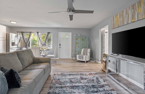 Downtown Fort Lauderdale Apartment | RiverwalkVilla I WaterFront I Dock & Jacuzzi