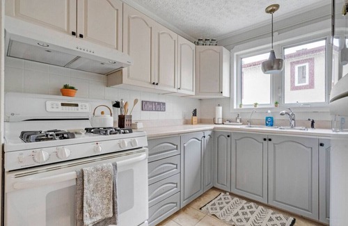 Gatineau House | Riviera Escape: Spa & Waterfront