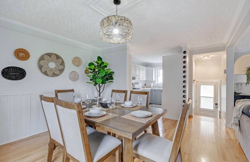 Gatineau House | Riviera Escape: Spa & Waterfront