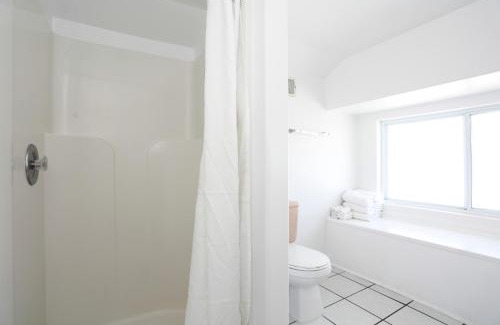 Wildwood Hotel | Riviera Resort & Suites