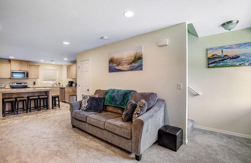 Rockaway Beach House | RJD Beachside Vacation Home A