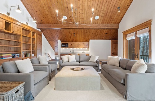 John Dodge House | RMR: Grand View Retreat Home in Wilson