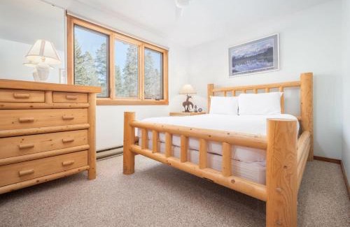 Moose Wilson Road Apartment | RMR: Sarvisberry 3022 Condo in The Aspens