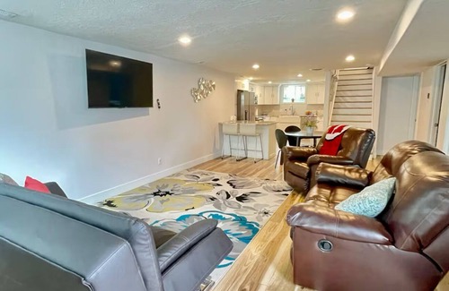 Holladay House | Road to Olympus 4BR House with 2 kitchens, 2 laundries, 2 driveways, 2 entrances