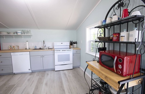 Buchanan Dam Cabin | Road Trip at 'Bout Dam Time - Sleep in a 1950's Bus! Funky Lakeside Cabin.