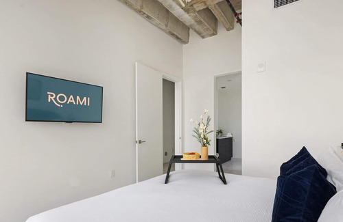 Little Haiti House | Roami | 10 min walk to Biscayne Plaza