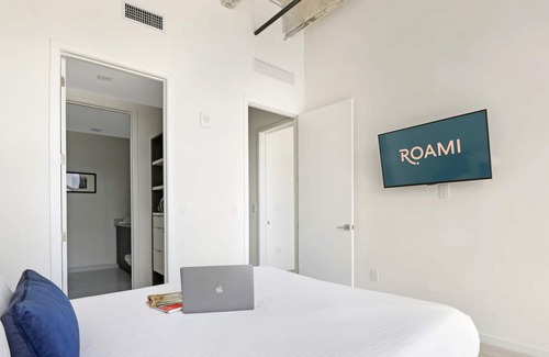Little Haiti House | Roami | 10 min walk to Biscayne Plaza