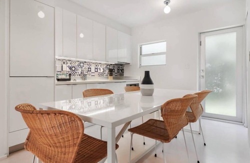 South Pointe House | Roami at 250 Collins | 5 Bed Combo | Next to Beach