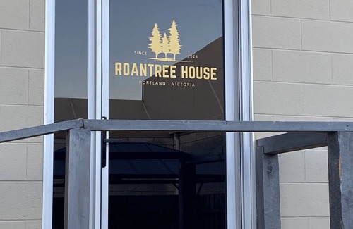 Portland House | Roantree House 4BR Secure yard CBD Walkable Most Central