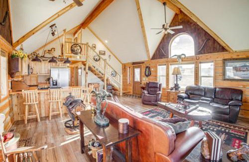 Roberts House | Roberts Home with Western Decor and Mountain Views!