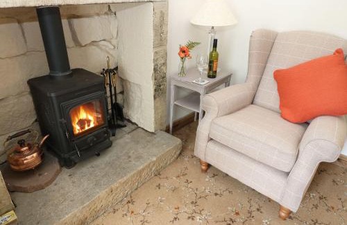 Beeley House | Robin Cottage - 2 The Meadows