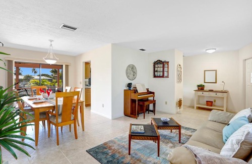 Pelican Villa | Robin's Nest
