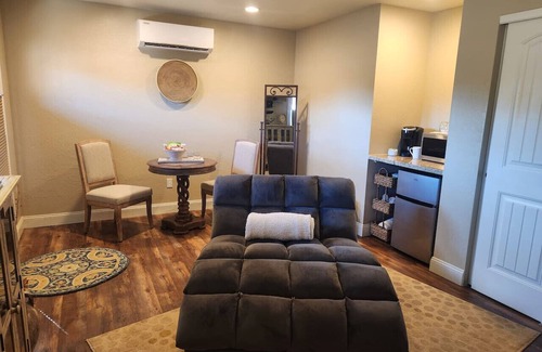 Oak Creek House | Robin's Red Rock Getaway Suite B