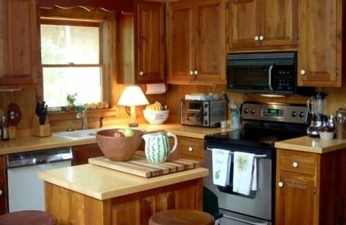 Salem House | Robinson Lake Front Lodge on Lake Jocassee