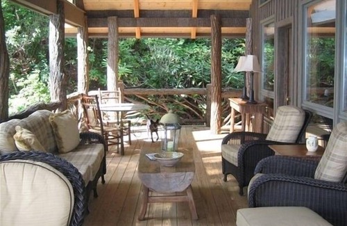 Salem House | Robinson Lake Front Lodge on Lake Jocassee