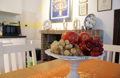 Roccascalegna House | Roccascalegna apricot house