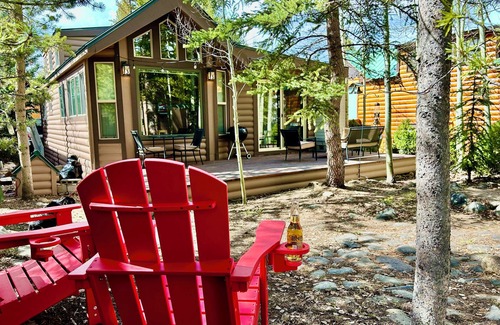 Breckenridge Ski Chalet | Rock Crawlers Retreat romantic and warm 5 min to Breck on Shuttle route