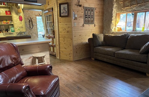 Allenspark Cottage | Rock Creek Cottage -3 miles from Rocky Mountain NP Entrance at Wild Basin