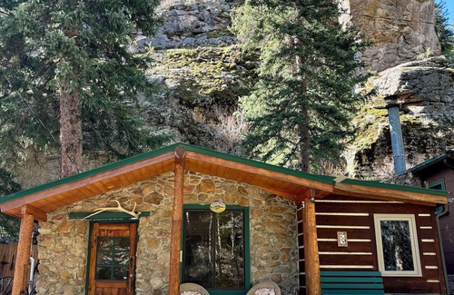 Allenspark Cottage | Rock Creek Cottage -3 miles from Rocky Mountain NP Entrance at Wild Basin
