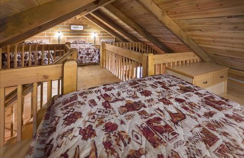 Custer Hotel | Rock Crest Lodge & Cabins