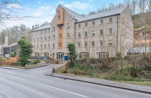 Stoney Middleton Apartment | Rock Mill 24