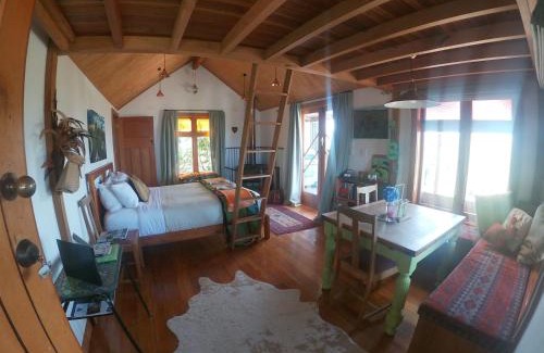 Waitomo Caves House | Rock Retreat B&B farmstay